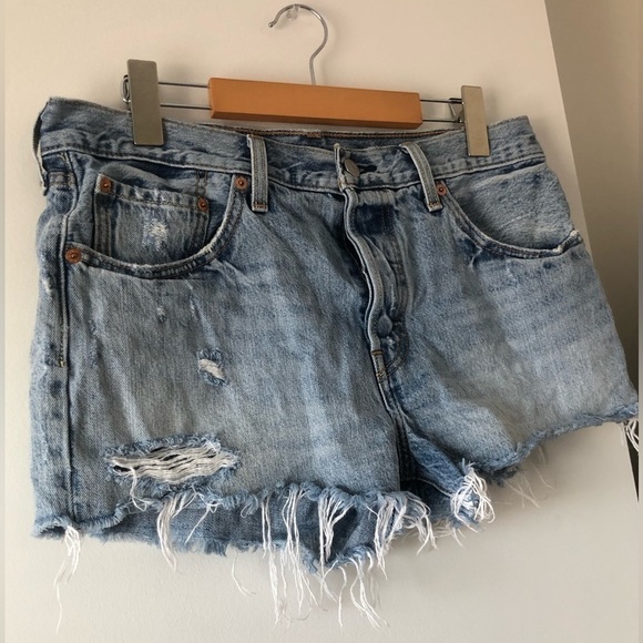Levis 501 DENIM DISTRESSED SHORTS SIZE 30 WAIST HIGH RISE BUTTON FLY - Picture 5 of 12